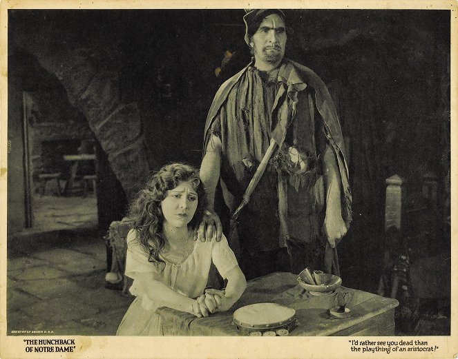 The Hunchback of Notre Dame - Lobby Cards - Patsy Ruth Miller, Ernest Torrence