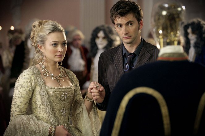 Doctor Who - The Girl in the Fireplace - Photos - Sophia Myles, David Tennant