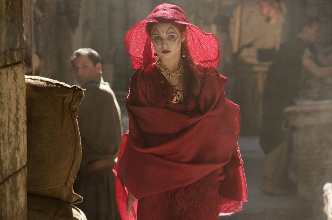 Doctor Who - Season 4 - The Fires of Pompeii - Photos - Karen Gillan