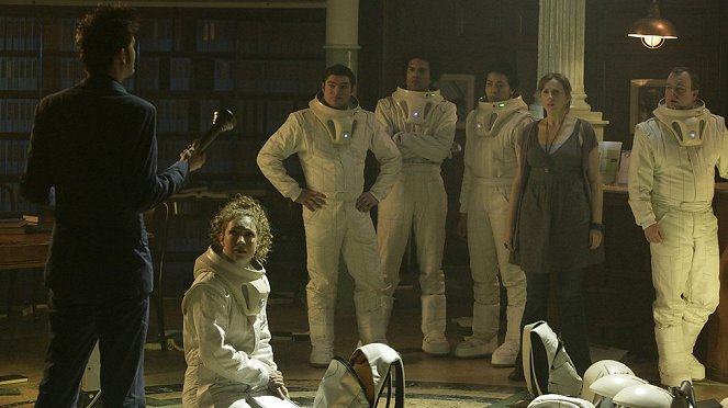 Doctor Who - Silence in the Library - Van film - Alex Kingston, Harry Peacock, O.T. Fagbenle, Jessika Williams, Catherine Tate, Steve Pemberton