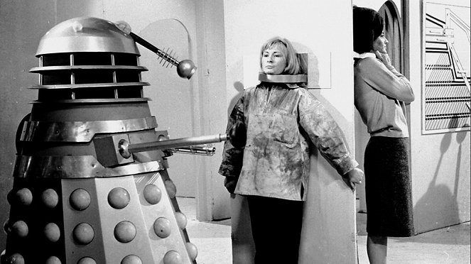 Doctor Who - Season 2 - The Dalek Invasion of Earth: Flashpoint - Z filmu