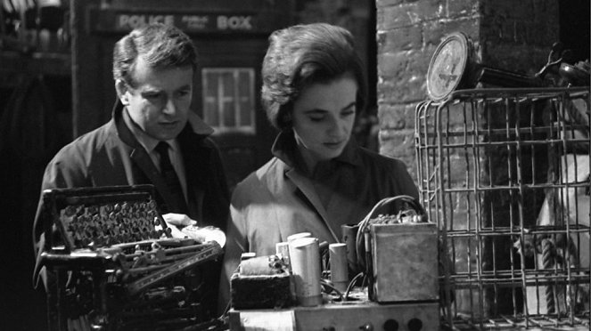 Doctor Who - An Unearthly Child: An Unearthly Child - Photos - William Russell, Jacqueline Hill