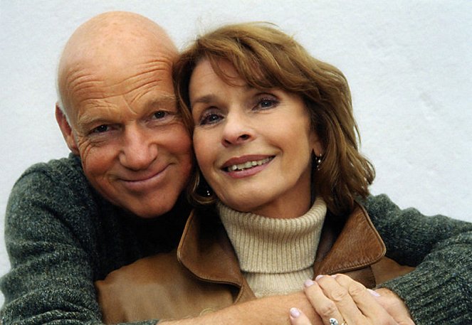 Emilia - Die zweite Chance - Promokuvat - Dietrich Hollinderbäumer, Senta Berger