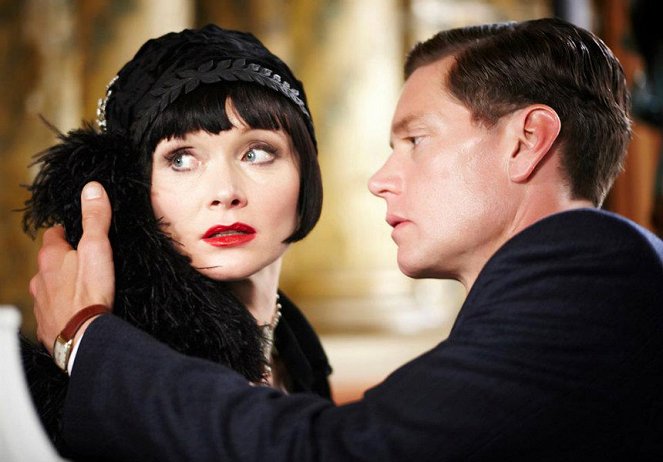 Miss Fisher's Murder Mysteries - Season 1 - Murder in Montparnasse - Photos - Essie Davis