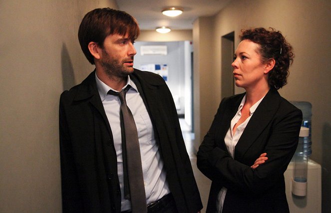 Broadchurch - A Town Wrapped in Secrets - Photos - David Tennant, Olivia Colman
