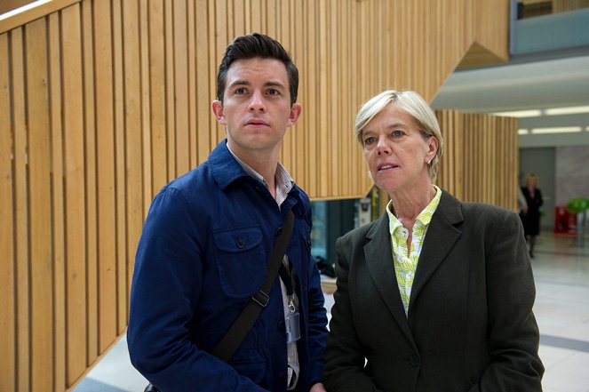 Broadchurch - The End Is Where It Begins - Der Prozess - Filmfotos - Jonathan Bailey, Carolyn Pickles