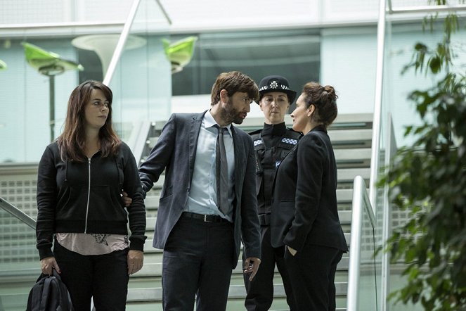 Broadchurch - The End Is Where It Begins - Episode 7 - Photos - Eve Myles, David Tennant