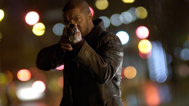 Continuum - Second Thoughts - Van film - Roger Cross