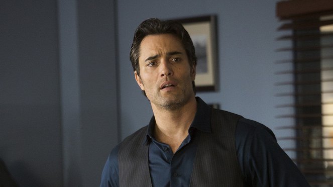 Continuum - Season 2 - Second Opinion - Do filme - Victor Webster