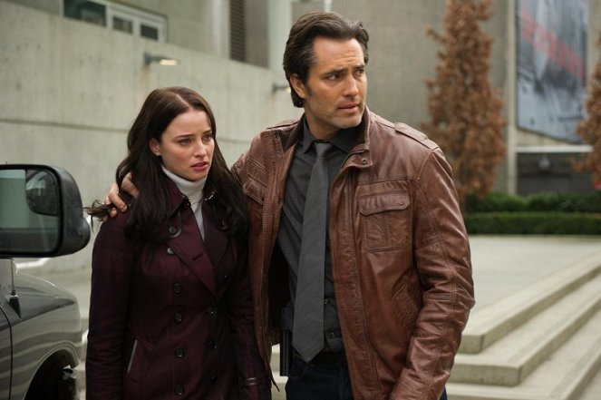 Continuum - Wasted Minute - Photos - Rachel Nichols, Victor Webster