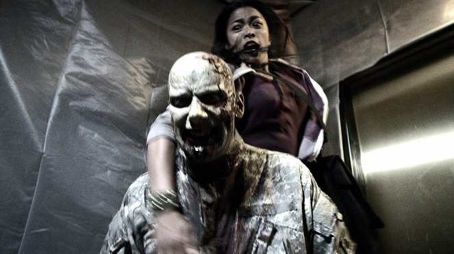 Z, mint zombi - Season 1 - Full Metal Zombie - Filmfotók - Pisay Pao