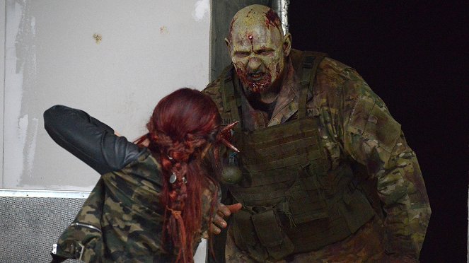 Z, mint zombi - Season 1 - Full Metal Zombie - Filmfotók