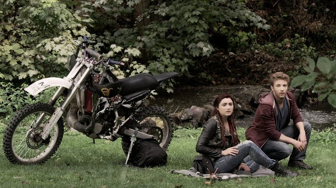 Z, mint zombi - Season 1 - Die Zombie Die... Again - Filmfotók - Anastasia Baranova, Michael Welch