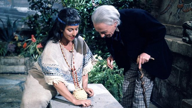Doctor Who - The Aztecs: The Temple of Evil - Photos - Margot Van der Burgh, William Hartnell