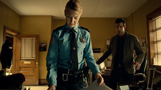 Haven - Nowhere Man - Photos - Kirsty Hinchcliffe, Lucas Bryant