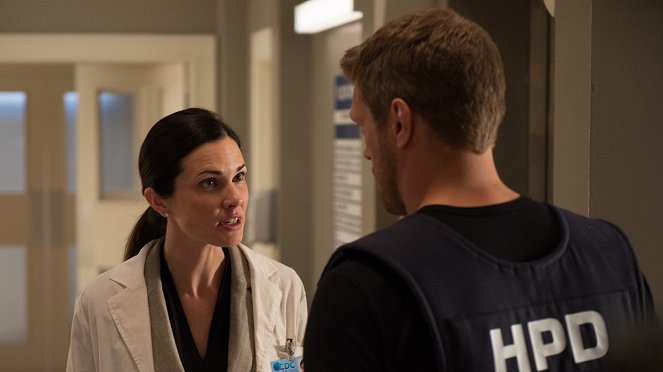 Haven - Chemistry - Photos - Laura Mennell