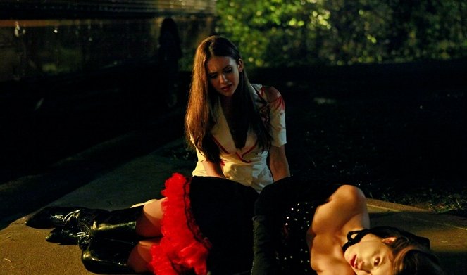 The Vampire Diaries - Season 1 - Haunted - Photos - Nina Dobrev, Kayla Ewell
