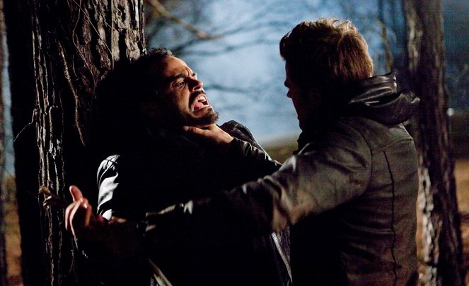 The Vampire Diaries - Let the Right One In - Photos - Stephen Martines
