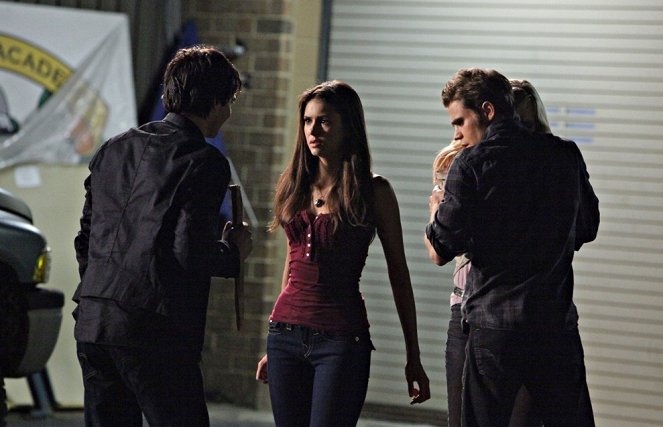 The Vampire Diaries - Season 2 - Brave New World - Photos - Nina Dobrev, Paul Wesley
