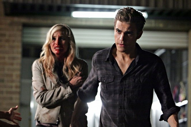 The Vampire Diaries - Brave New World - Photos - Candice King, Paul Wesley
