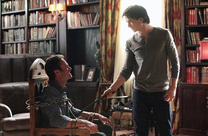 The Vampire Diaries - Season 2 - Plan B - Photos - Taylor Kinney, Ian Somerhalder