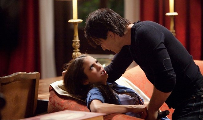 The Vampire Diaries - The House Guest - Van film - Nina Dobrev, Ian Somerhalder