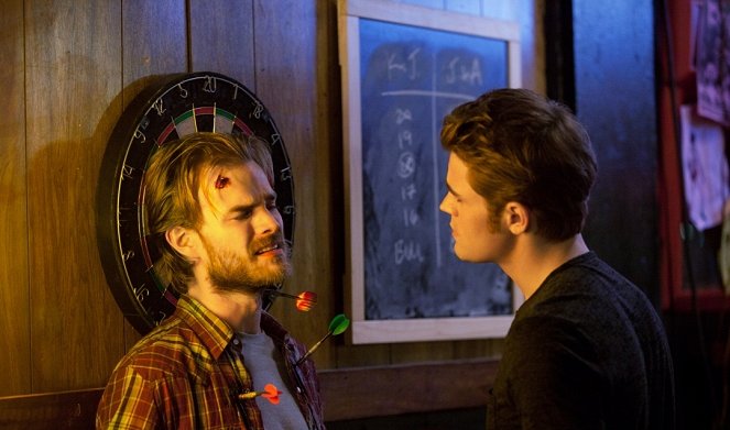 The Vampire Diaries - The Birthday - Photos - David Gallagher, Paul Wesley