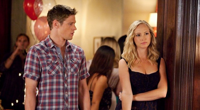 The Vampire Diaries - The Birthday - Photos - Zach Roerig, Candice King