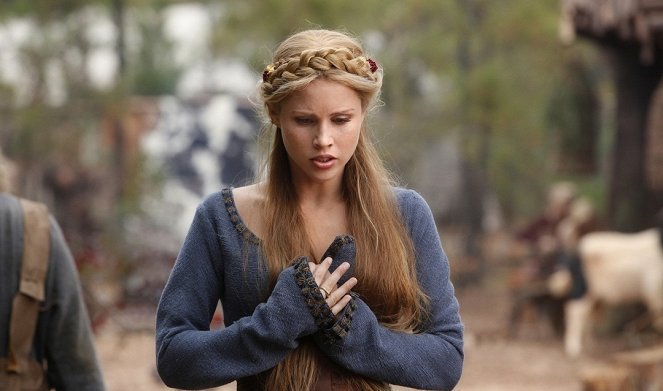 The Vampire Diaries - Ordinary People - Photos - Claire Holt
