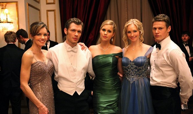 Vampire Diaries - Esther - Film - Susan Walters, Joseph Morgan, Claire Holt, Candice King, Zach Roerig