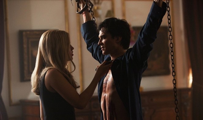 The Vampire Diaries - Season 3 - The Murder of One - Van film - Claire Holt, Ian Somerhalder