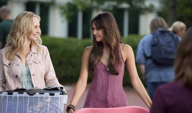 The Vampire Diaries - Season 5 - I Know What You Did Last Summer - Photos - Candice King, Nina Dobrev