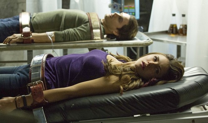 The Vampire Diaries - Season 5 - The Cell - Photos - Nina Dobrev
