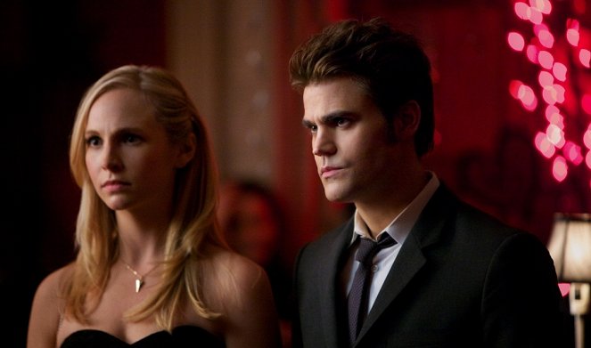 The Vampire Diaries - Total Eclipse of the Heart - Photos - Candice King, Paul Wesley