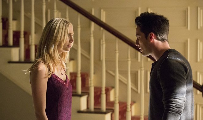 The Vampire Diaries - No Exit - Photos - Candice King, Michael Trevino