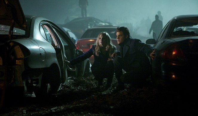 The Vampire Diaries - Season 5 - Rescue Me - Photos - Candice King, Paul Wesley