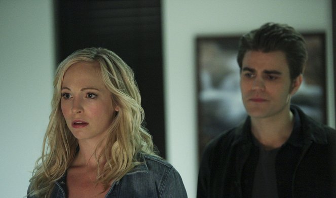 The Vampire Diaries - Season 6 - Stay - Photos - Candice King, Paul Wesley