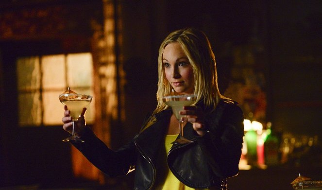The Vampire Diaries - The Downward Spiral - Van film - Candice King