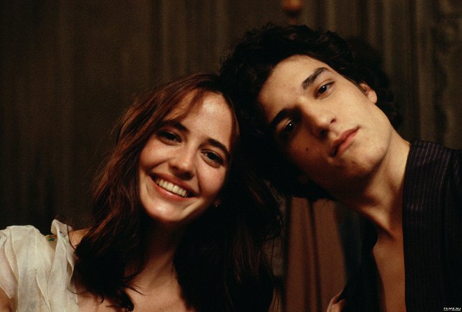 Marzyciele - Z filmu - Eva Green, Louis Garrel