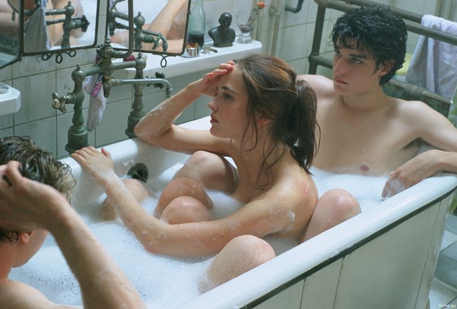 Marzyciele - Z filmu - Eva Green, Louis Garrel