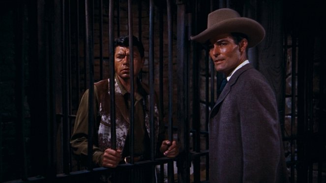 Rio Bravo - Filmfotók - Claude Akins, John Russell