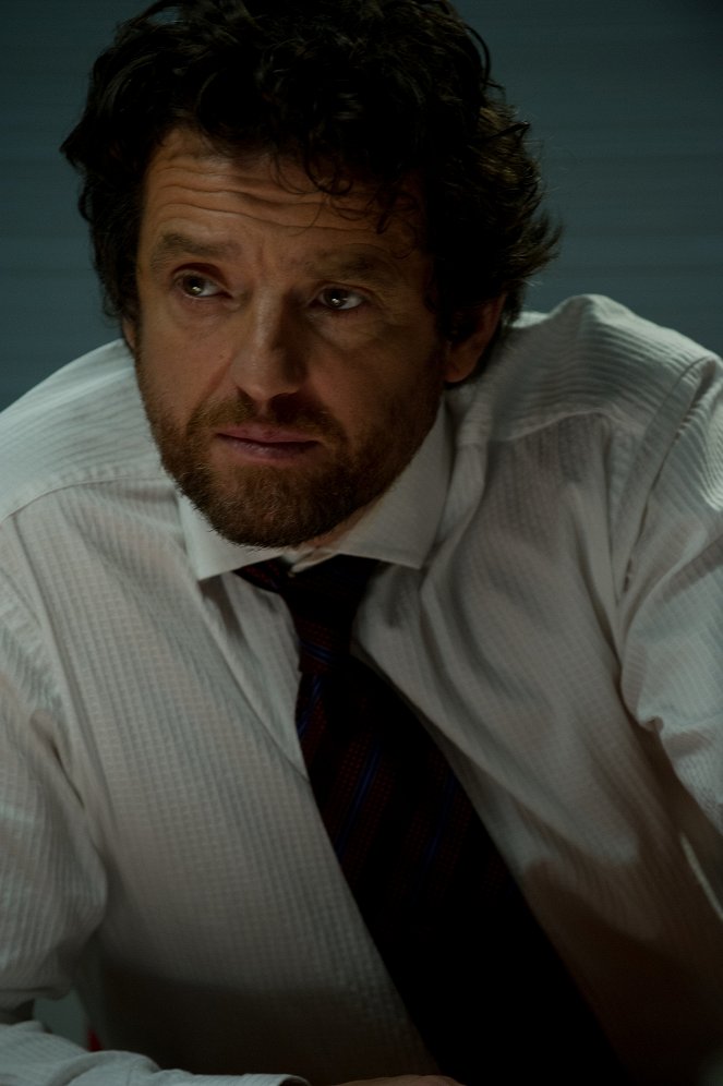 Motive - Framed - De la película - Louis Ferreira