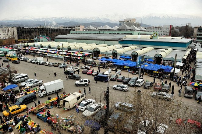 Na cestě - Na cestě po Almaty - Kuvat elokuvasta