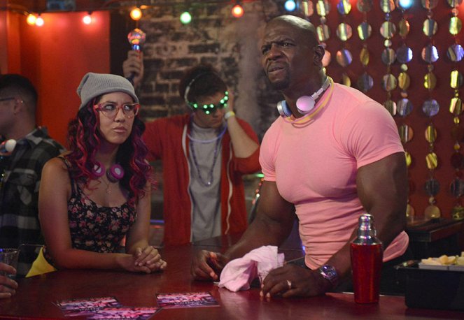 Brooklyn Nine-Nine - Photos - Stephanie Beatriz, Terry Crews