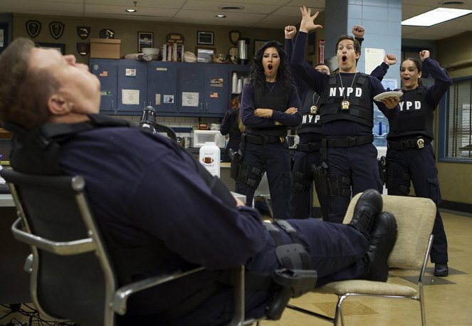 Brooklyn Nine-Nine - Photos - Stephanie Beatriz, Andy Samberg, Joe Lo Truglio