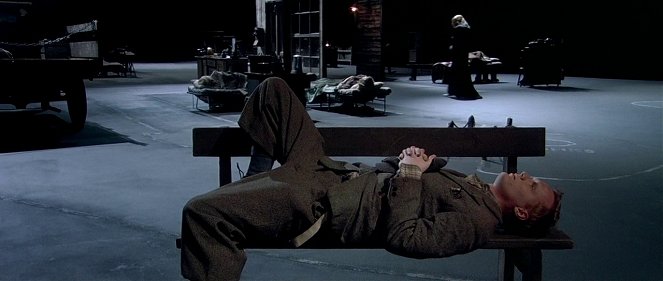 Dogville - Photos - Paul Bettany