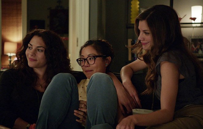 Underemployed - Filmfotos - Inbar Lavi, Michelle Ang, Sarah Habel