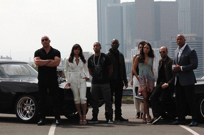 Fast & Furious 7 - Werbefoto - Vin Diesel, Michelle Rodriguez, Ludacris, Tyrese Gibson, Jordana Brewster, Jason Statham, Dwayne Johnson
