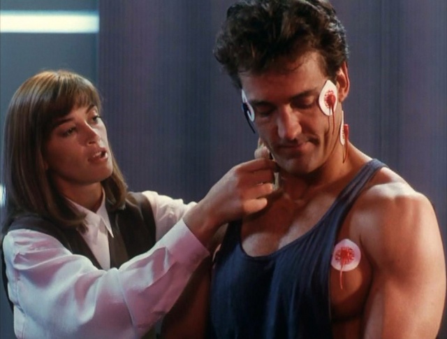 Flash - Pilot - Photos - Amanda Pays, John Wesley Shipp