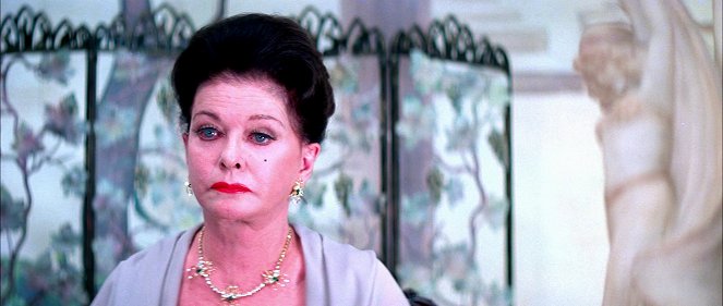 Suspiria - Do filme - Joan Bennett